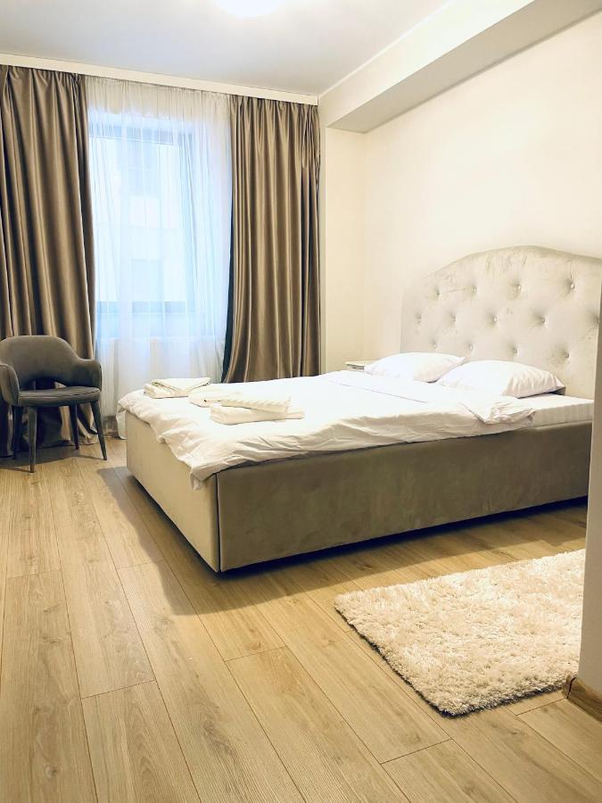 Londof Luxury Apartments - With A Panoramic View Over The City Brasov Exterior photo