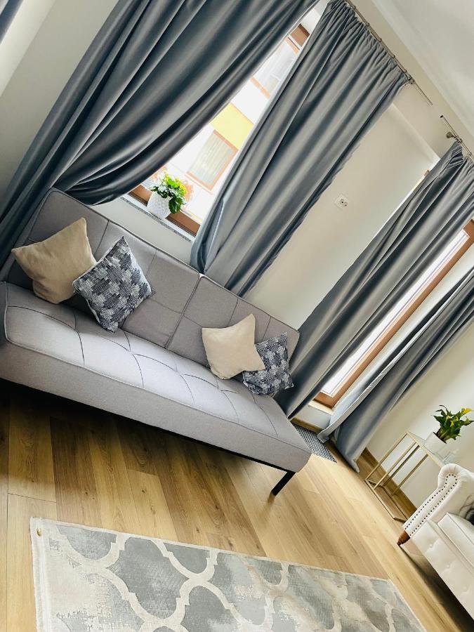 Londof Luxury Apartments - With A Panoramic View Over The City Brasov Exterior photo